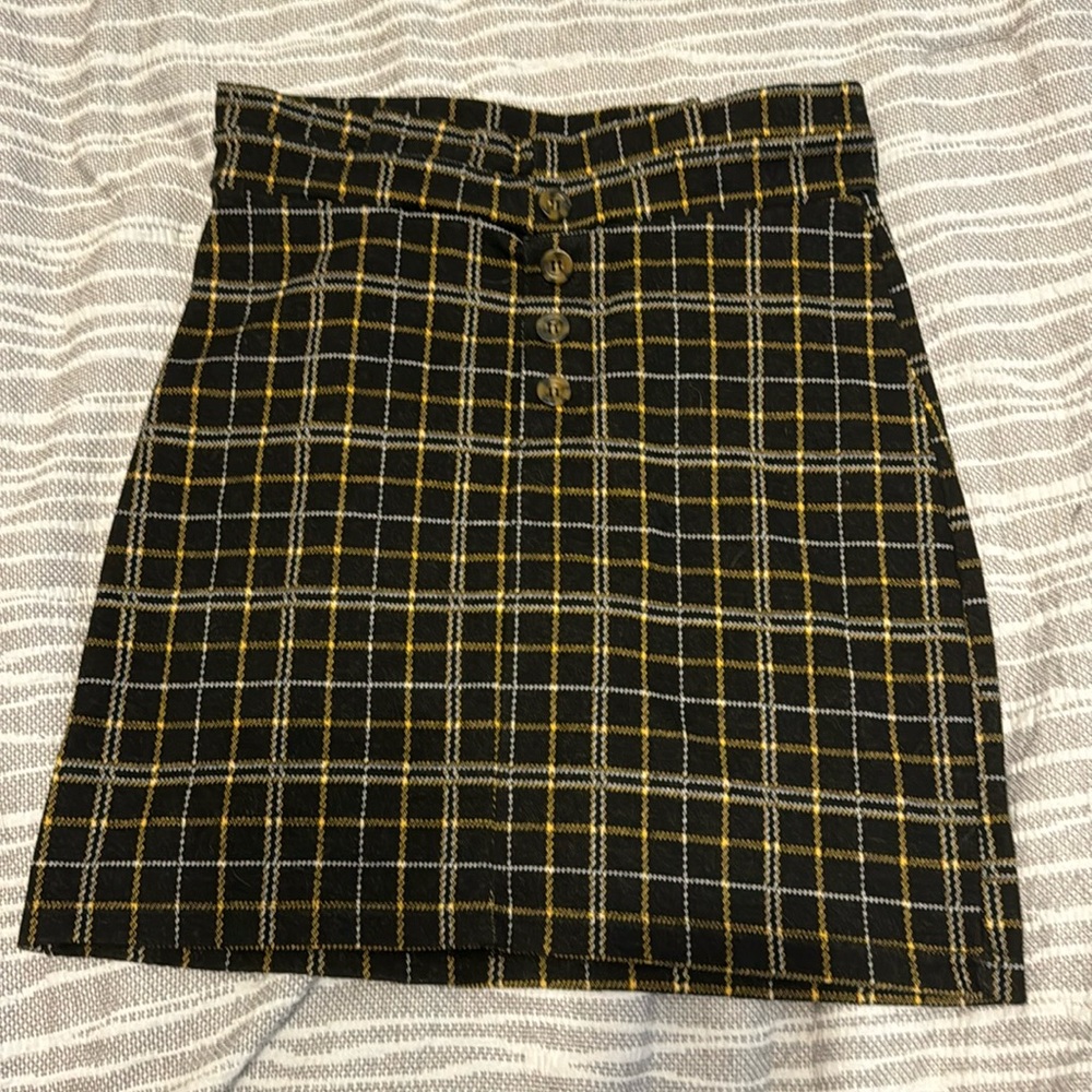 Ardene black and yellow skirt with buttons